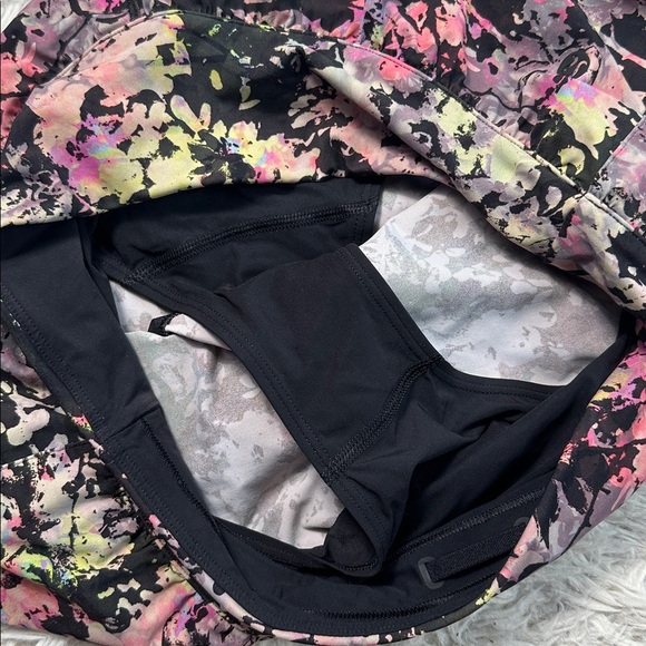 Lululemon Calm Tides Lined Running Short 2.5" Stencil Blossom Pink Multi - Picture 3 of 5